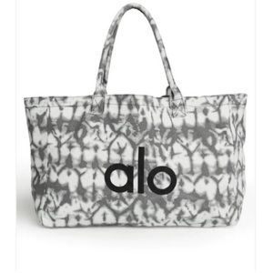 ALO Yoga large shopper tote NWT